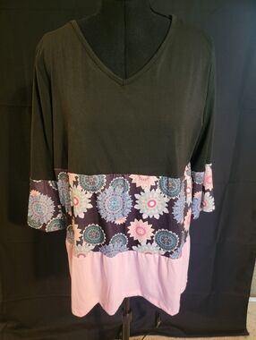 MISSLOOK Black, Pink and Navy V-Neck Colorblock Tunic with Floral Band